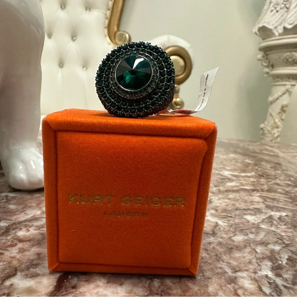 (MSRP $128) Kurt Geiger Emerald Green Ring -NWT size 8 - Picture 3 of 7